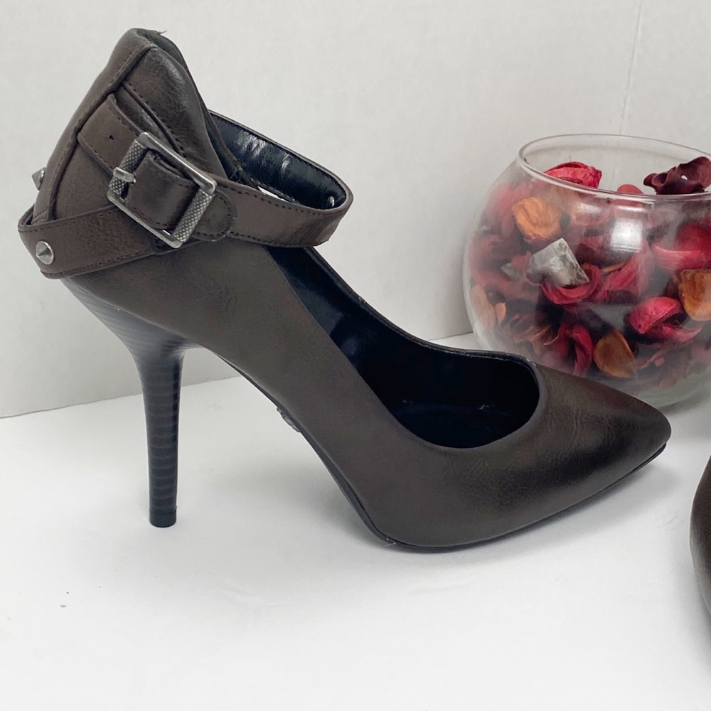 💥 Vera Wang Heels 💥